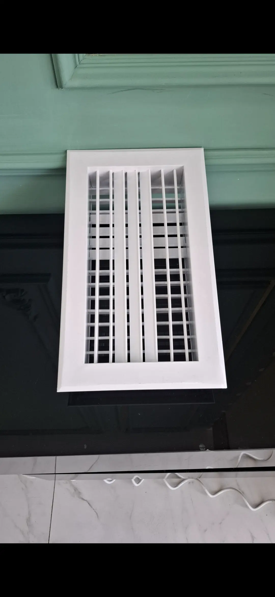 Alüminium mənfəz . Ağ . 15×30 sm