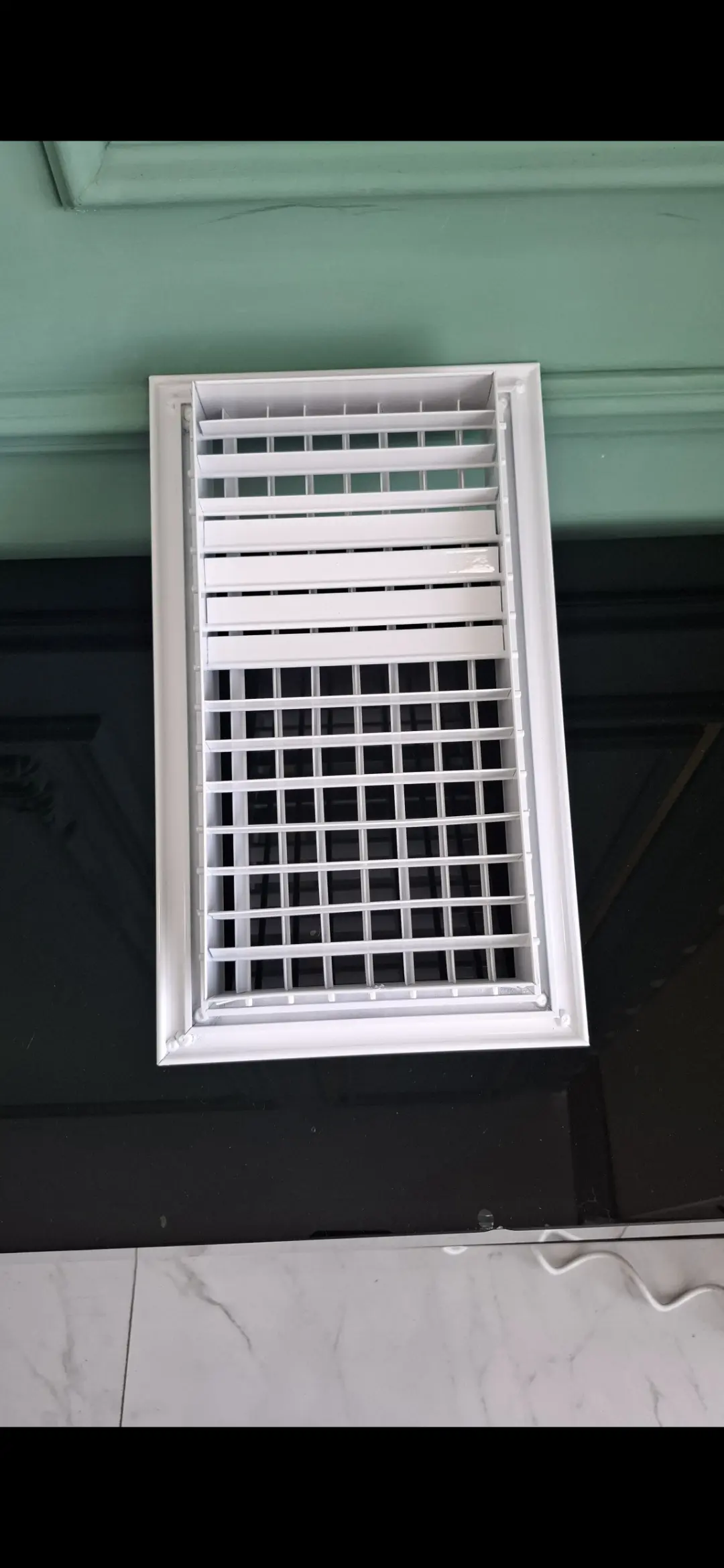 Alüminium mənfəz . Ağ . 15×30 sm