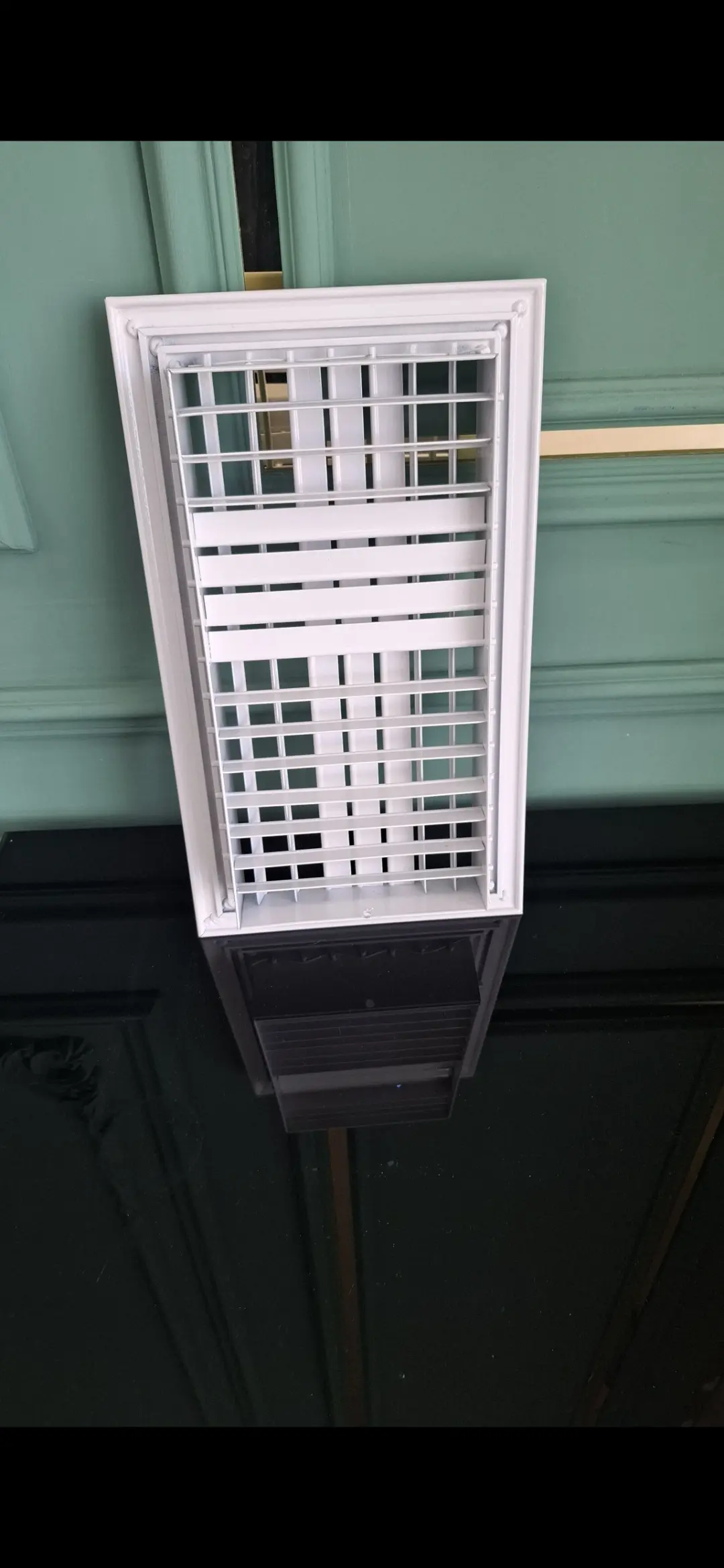 Alüminium mənfəz . Ağ . 15×30 sm